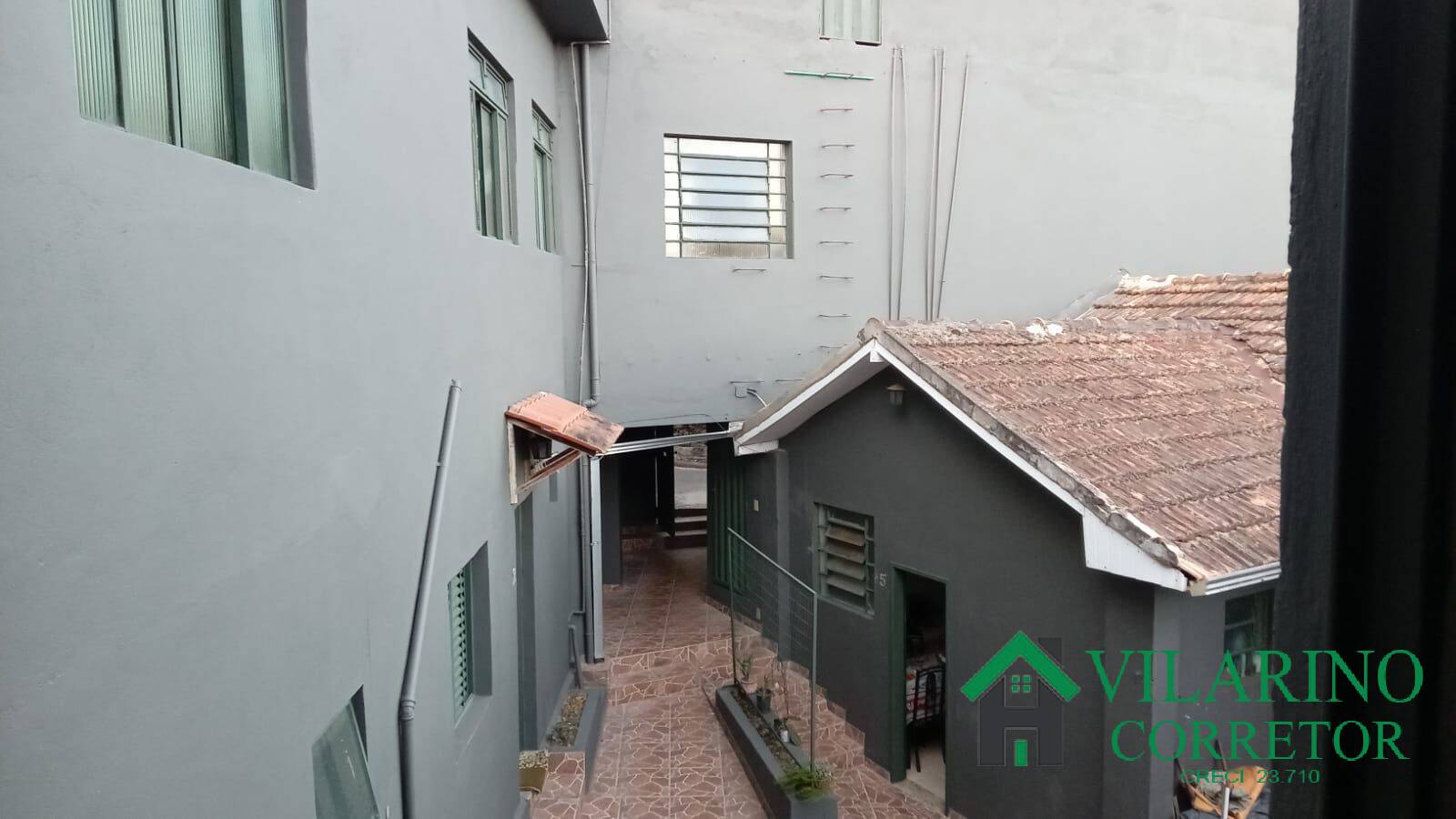 Casa à venda com 9 quartos, 300m² - Foto 5